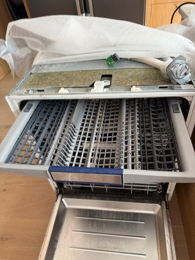 Fully integrated dishwasher Siemens IQ700