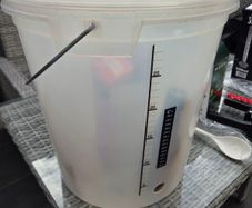 Complete Home Brewing Starter Kit + Bottles (Glass & Plastic)
