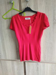 Red knitted short sleeve top fits size SM new