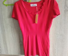 Red knitted short sleeve top fits size SM new