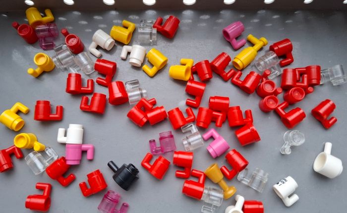 Lego minifigure cups part 3899