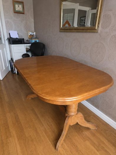 Solid Wood Extendable Dining Table & 5 Chairs