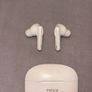 ear buds Image 3