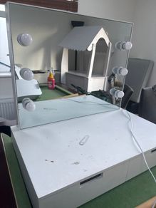 Mirror Lights with dressing table