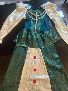 Horrible histories Queen dress