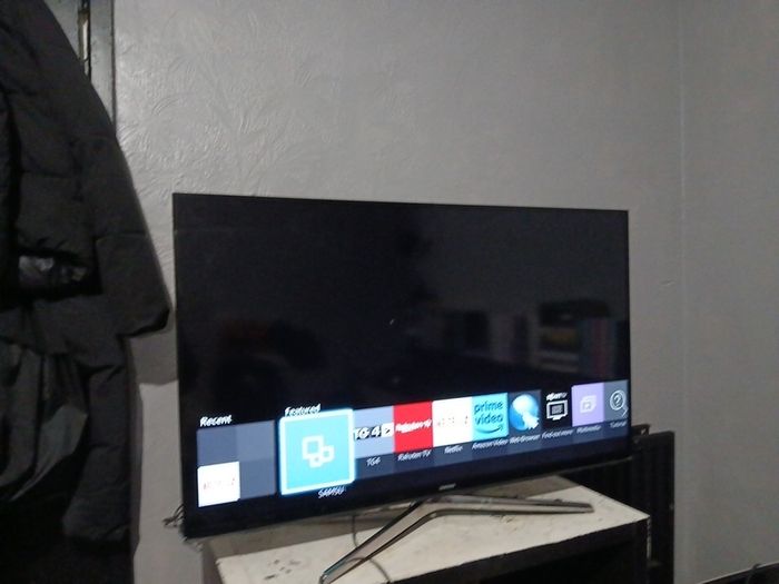 Samsung 40" Smart TV