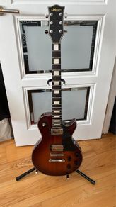 Les Paul style guitar