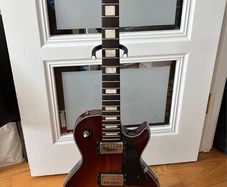 Les Paul style guitar