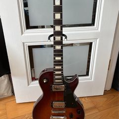 Les Paul style guitar