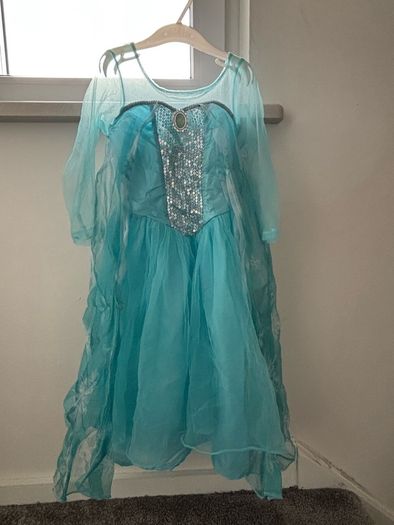 2 Disney princess Frozen dresses 5/6 years old and 6-8years old 122/128cm