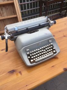 royal type writer