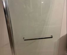 bath/shower screen