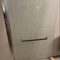 bath/shower screen