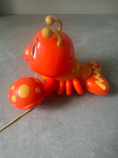 Little tiles pull along lobster