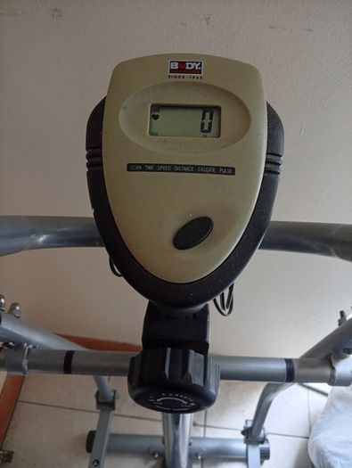 Body Sculpture BE6100D Magnetic Elliptical Strider Cross Trainer
