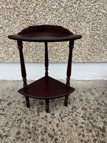 Corner Table