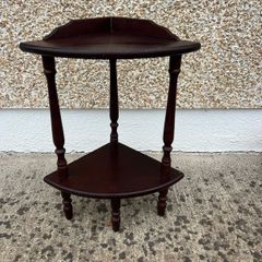 Corner Table