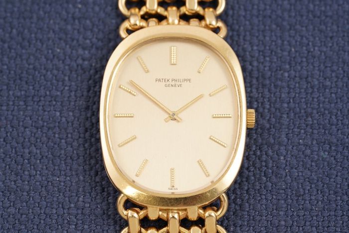 Hautology Watches WhatsApp Broadcast Group