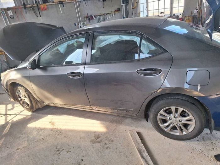 2015 Toyota corolla for breaking