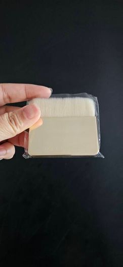Dolce & Gabbana Everlift Luminizer Oil Infused Softhalo Powder in 00 Universal Light