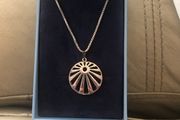 Newbridge silver chain &amp; pendant