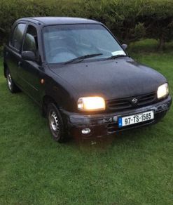 Nissan micra k11 4 door for parts
