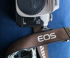 Canon EOS 50E  camera