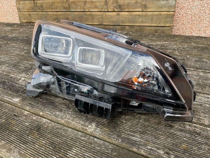 Nissan Leaf Headlight Driver side 2019