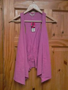 Sleeveless pink top