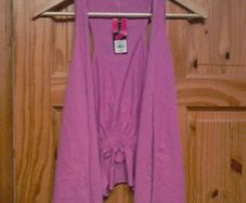 Sleeveless pink top