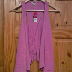 Sleeveless pink top