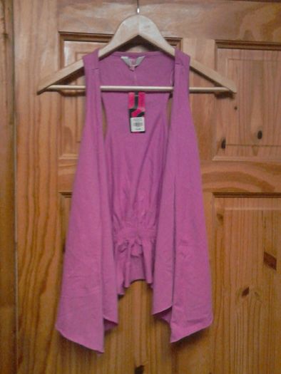 Sleeveless pink top