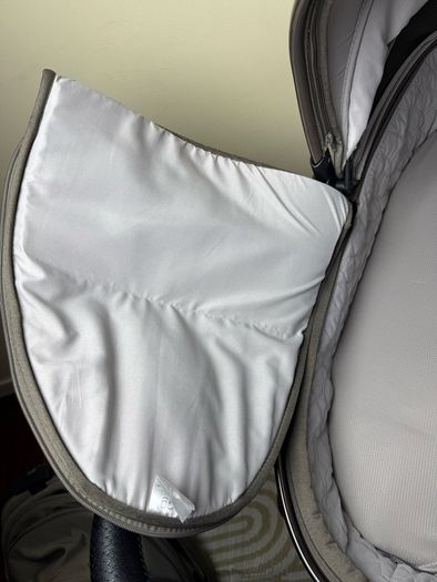 Full Egg 3 travel system Cybex car seat and isofix base