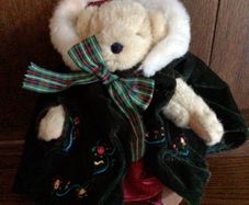 Small Collectable 1992 Vintage North American bear christmas theme