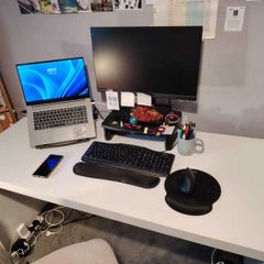 White IKEA Desk - very good condition