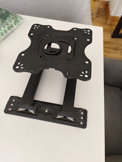 Adjustable TV wall bracket