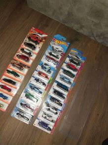 Hotwheels And Matchbox Long and Short Card Protecters Organizers Display Wall Holders