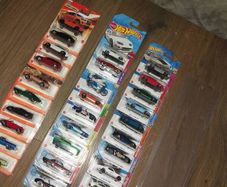 Hotwheels And Matchbox Long and Short Card Protecters Organizers Display Wall Holders