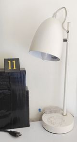 Desk lamp