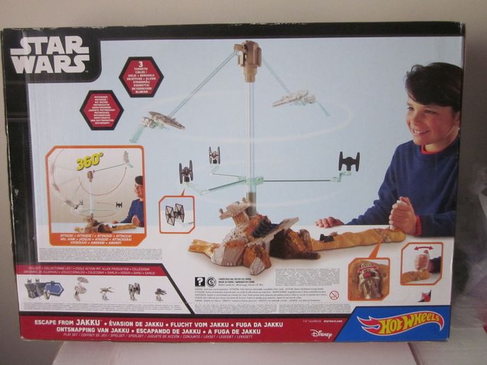 Hot Wheels STAR WARS Escape from Jakku Play Set New