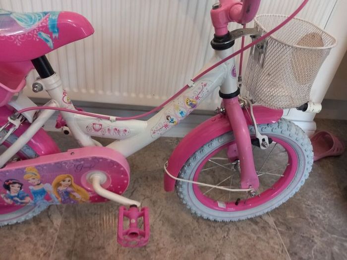 Disney Princess Kids bike size 14 inch wheels