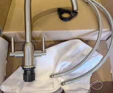 Kitchen sink tap/mixer