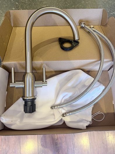 Kitchen sink tap/mixer