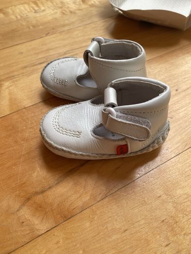 Kickers white leather christening baby booties 0-9 months