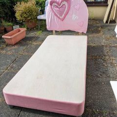 Kid's bed base and headboard