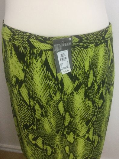 Neon yellow and black animal print chiffon midi skirt with side slit  size14 BNWTS includes postage