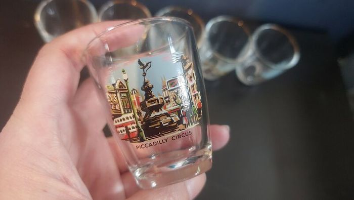Cool Set of Six Vintage Retro Tourist-Ware Souvenir Shot Glasses with London Scenes, Made by Clandril, Circa 1950
