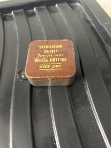 collectables small retro tin