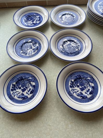 Vintage Arklow Pottery "Willow " 20 piece Teaset in Mint condition