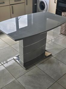 Kitchen table